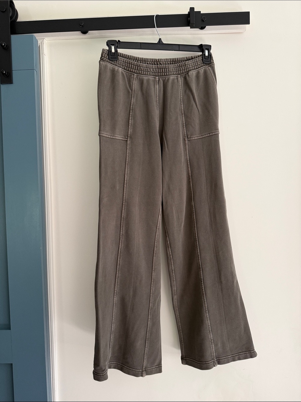 Aerie Olive-Taupe Wide-Leg Pant